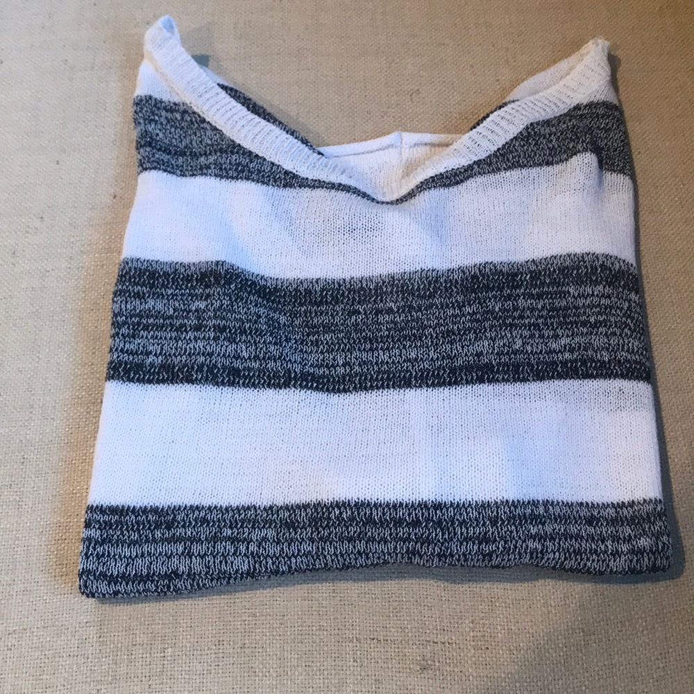 KIWI TUCKER sweater